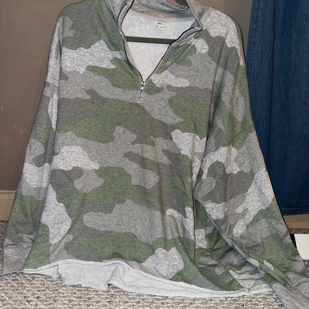 Aerie Camo sweatshirt!